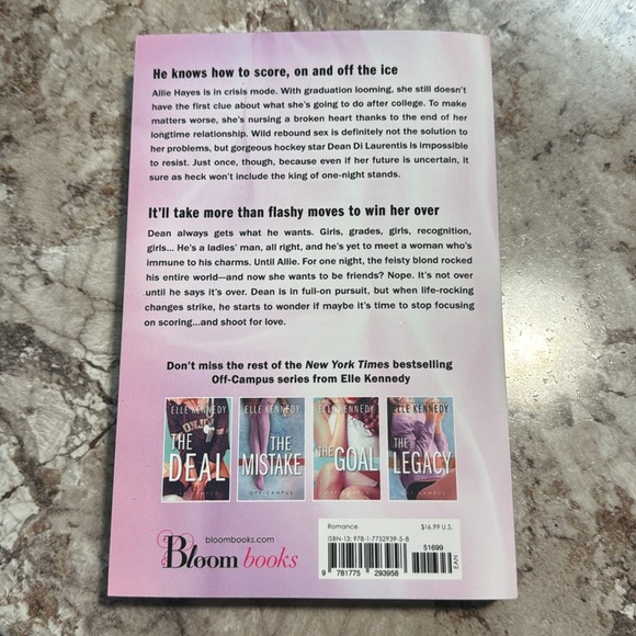 The Score by Elle Kennedy - Picture 2 of 2